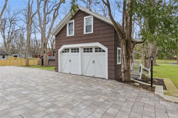 Detached Garage, Exterior