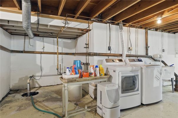 Interior, Washer, Wooden Beams, Wooden Ceilings