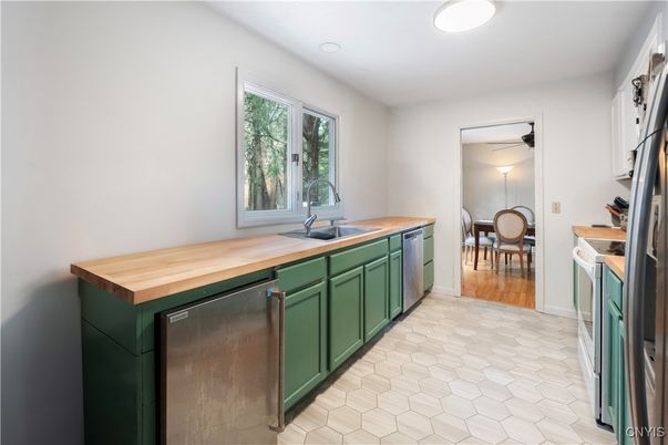 Dining room, Interior, Kitchen, Recessed Lighting, Stainless Steel Appliances