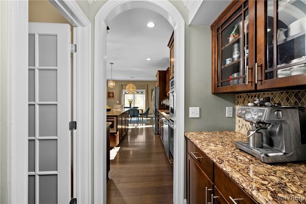 Dining room, Interior, Kitchen, Pendant Lights, Recessed Lighting, Wood Texture Flooring