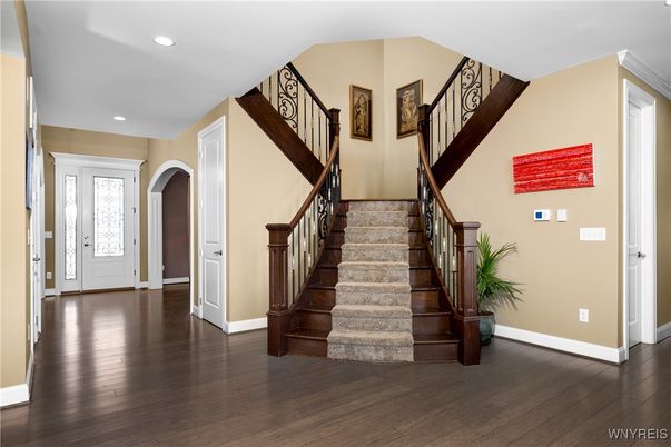 Interior, Recessed Lighting, Wood Texture Flooring
