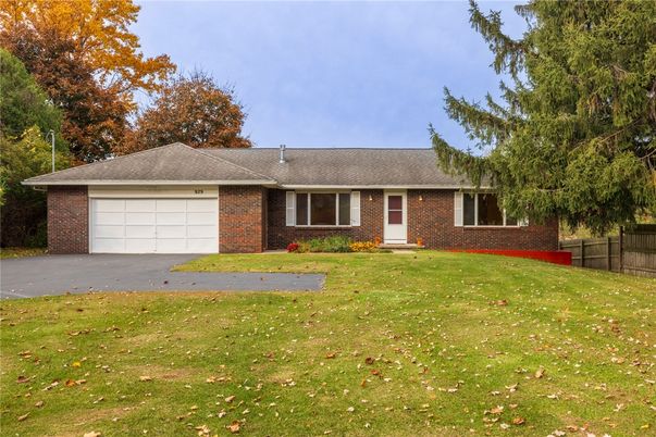 Attached, Exterior, Facade, Brick Facade, Ranch