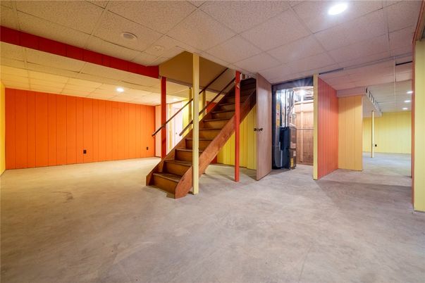 Empty room, Interior, Recessed Lighting