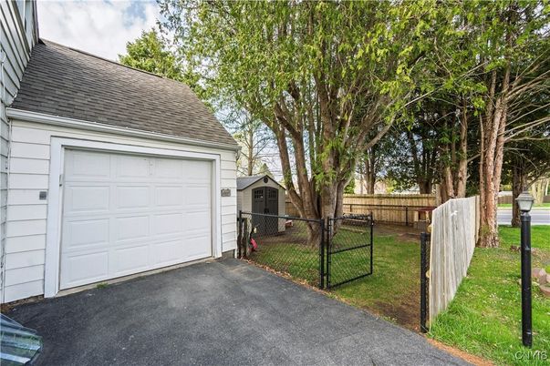 Detached Garage, Exterior
