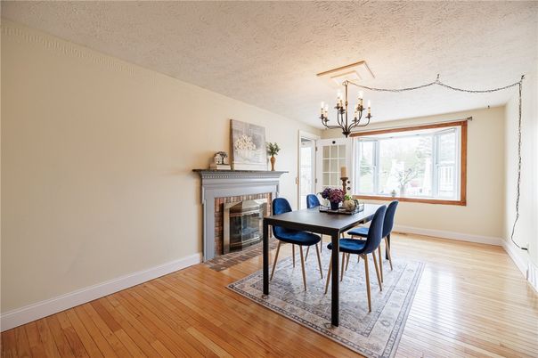 Chandelier, Dining room, Fireplace, Interior, Wood Texture Flooring