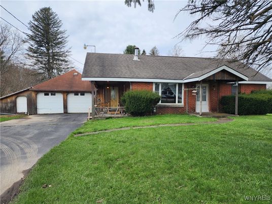 Attached, Exterior, Facade, Brick Facade, Ranch