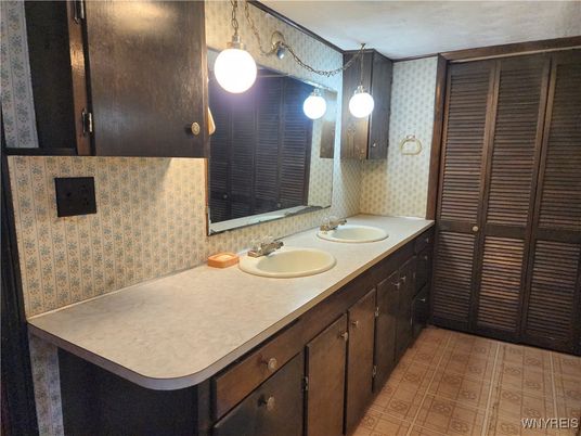 Bathroom, Dual Sink Vanities, Interior, Pendant Lights