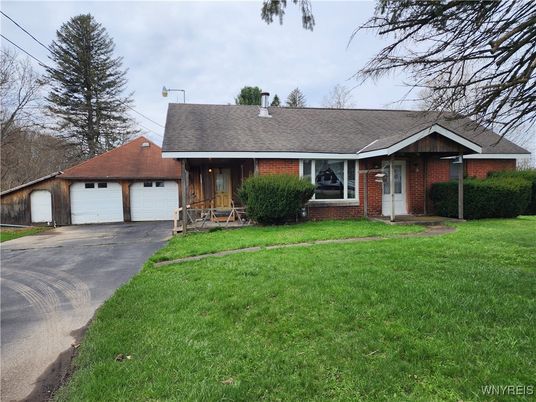 Attached, Exterior, Facade, Brick Facade, Ranch