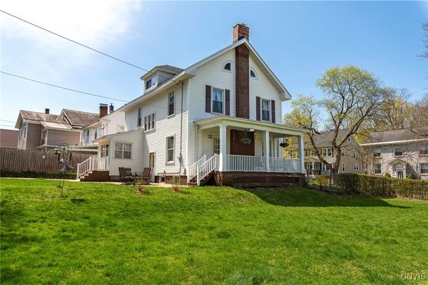 Backyard, Exterior, Facade, Queen Anne Victorian