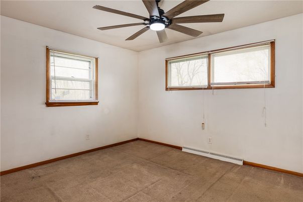 Empty room, Interior