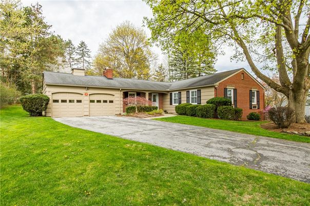 Attached, Exterior, Facade, Brick Facade, Ranch