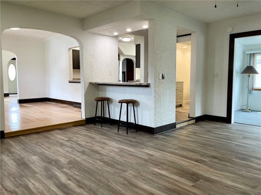 Interior, Recessed Lighting, Wood Texture Flooring