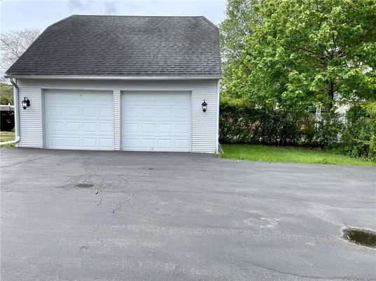 Detached Garage, Exterior