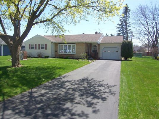 Attached, Exterior, Facade, Brick Facade, Ranch