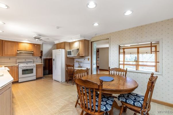Dining room, Interior, Kitchen, Recessed Lighting