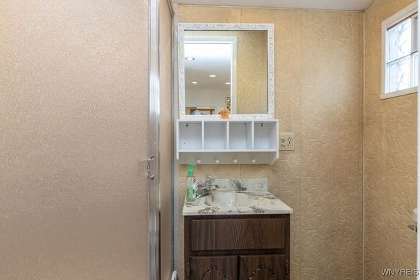 Bathroom, Interior, Recessed Lighting