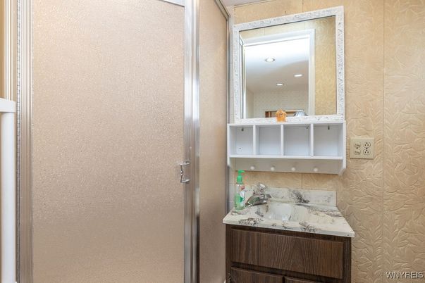 Bathroom, Interior, Recessed Lighting