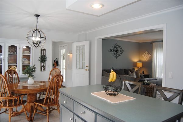 Dining room, Interior, Living room, Pendant Lights, Recessed Lighting