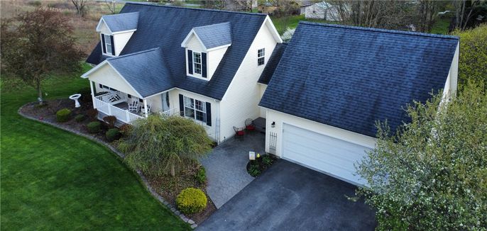 Attached, Exterior, Facade, Cape Cod
