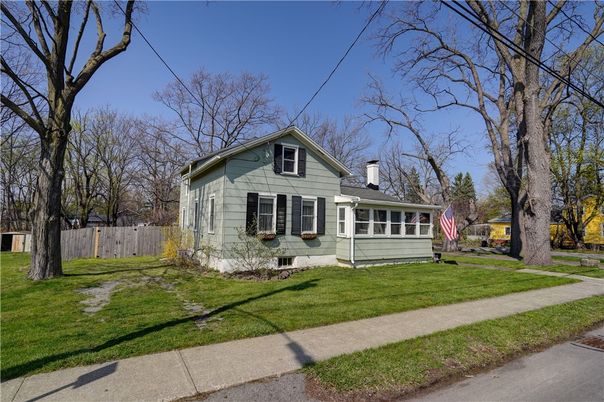 Backyard, Exterior, Facade, Queen Anne Victorian