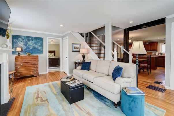 Interior, Living room, Recessed Lighting, Wood Texture Flooring