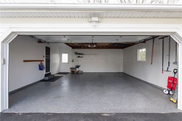 Garage, Interior