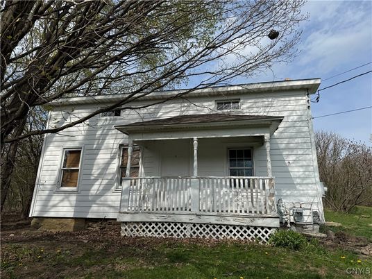 Exterior, Facade, American Foursquare
