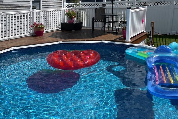 Exterior, Pool