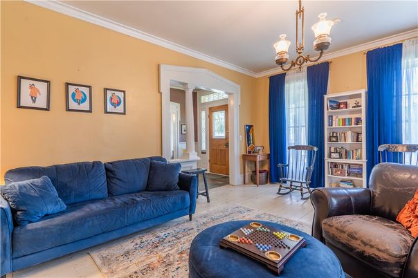 Chandelier, Interior, Living room