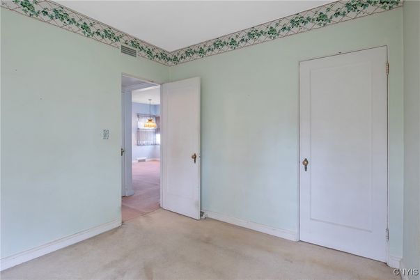 Empty room, Interior, Pendant Lights