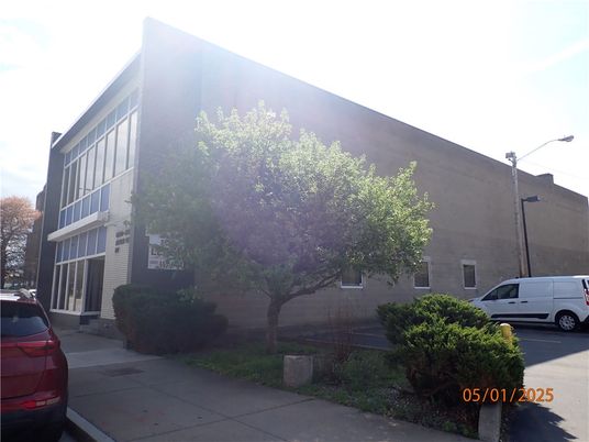 Exterior, Facade, Highrise