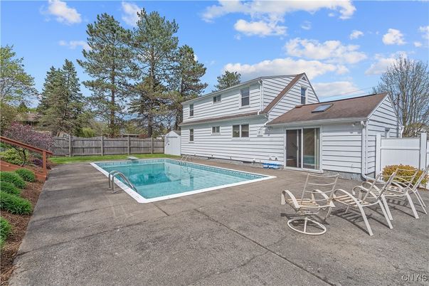 Exterior, Pool