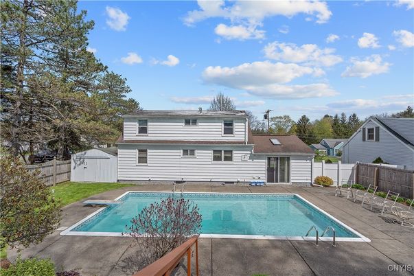 Exterior, Pool