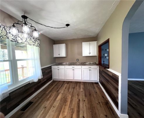 Chandelier, Interior, Wood Texture Flooring