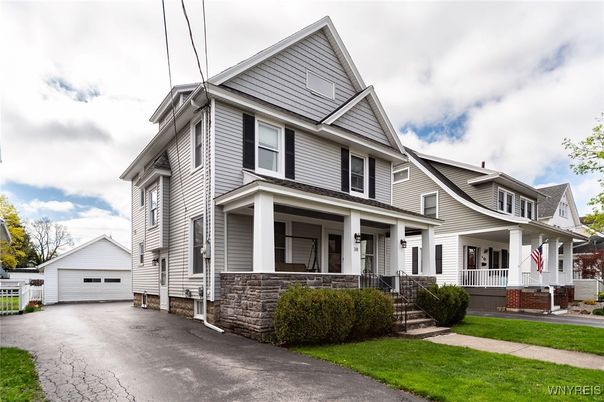 Detached Garage, Exterior, Facade, Queen Anne Victorian