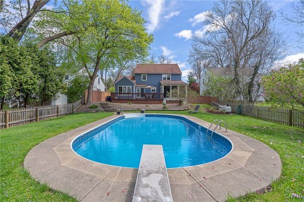 Exterior, Pool