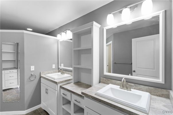 Bathroom, Dual Sink Vanities, Interior, Recessed Lighting