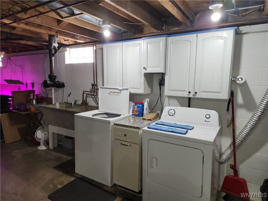 Interior, Washer, Wooden Beams