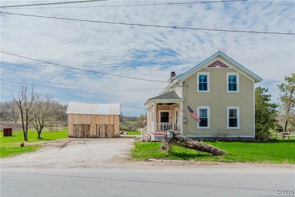 Backyard, Exterior, Facade, Queen Anne Victorian