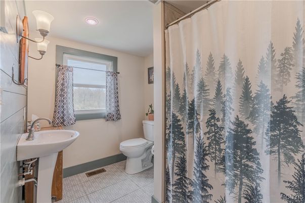 Bathroom, Interior, Recessed Lighting