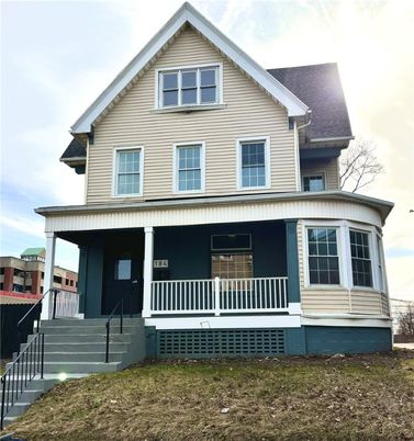 Exterior, Facade, American Craftsman
