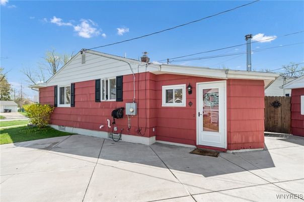 Exterior, Facade, None