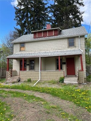 Exterior, Facade, American Foursquare