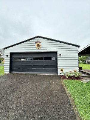 Detached Garage, Exterior