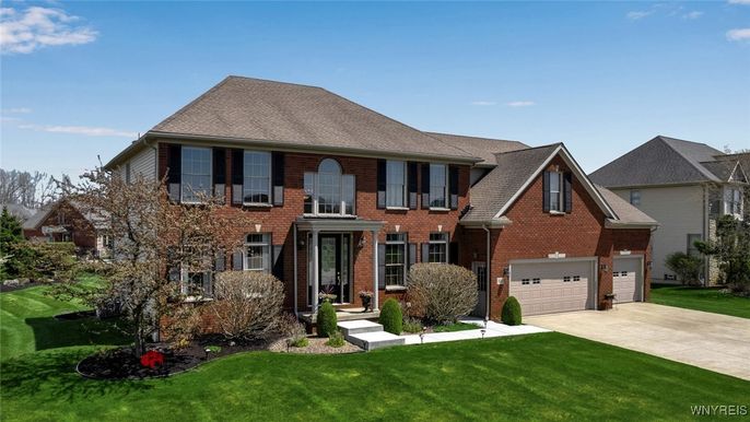 Attached, Exterior, Facade, Brick Facade, Georgian
