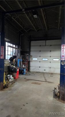 Garage, Interior