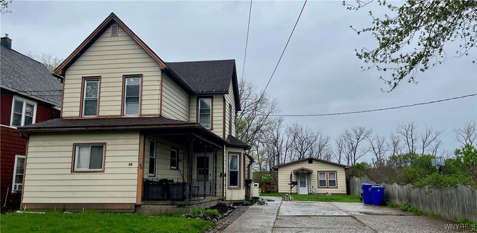 Exterior, Facade, Queen Anne Victorian