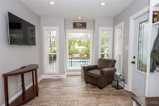 Interior, Recessed Lighting, Wood Texture Flooring
