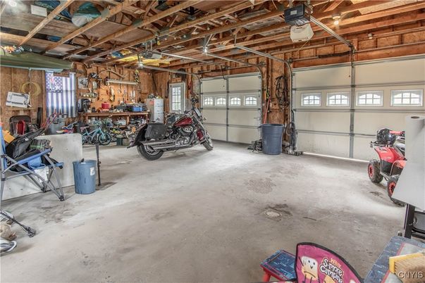 Garage, Interior, Wooden Beams