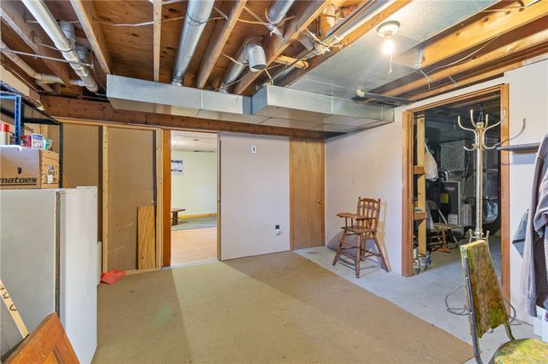 Empty room, Interior, Wooden Beams